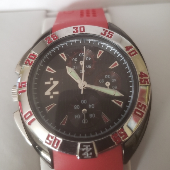 Izod men's watch. NW/OT - Picture 2 of 5